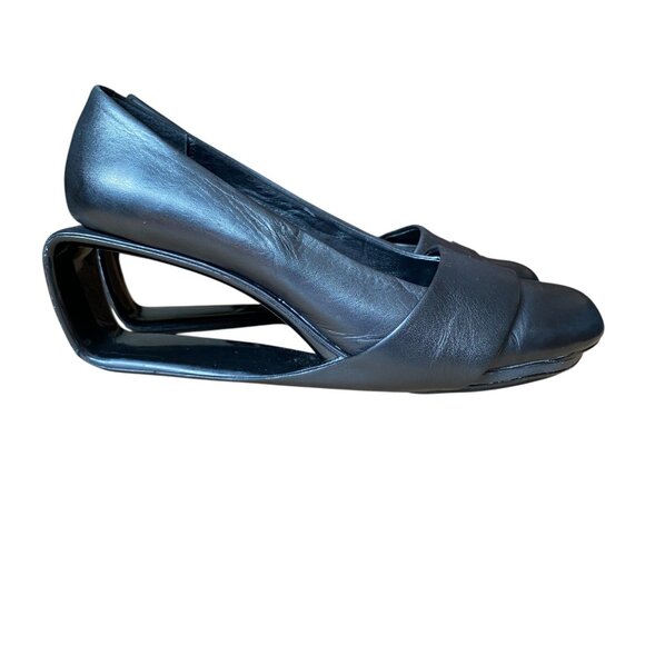 United Nude Shoes - United Nude - Black Leather Mid Heel Pump Slip On - Size 9
